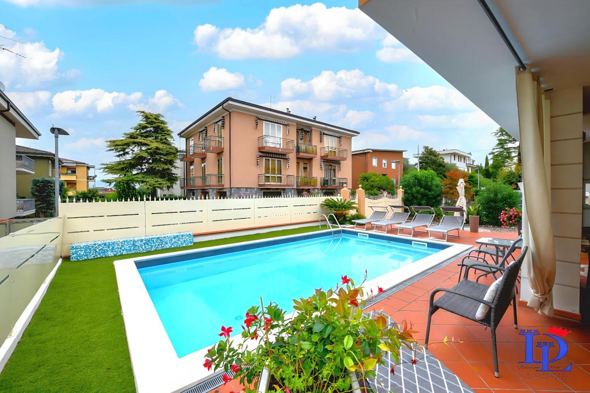 Desenzanoloft Official Partner Marriott Homes & Villas - Garden & Pool Дезенцано-дель-Гарда Экстерьер фото